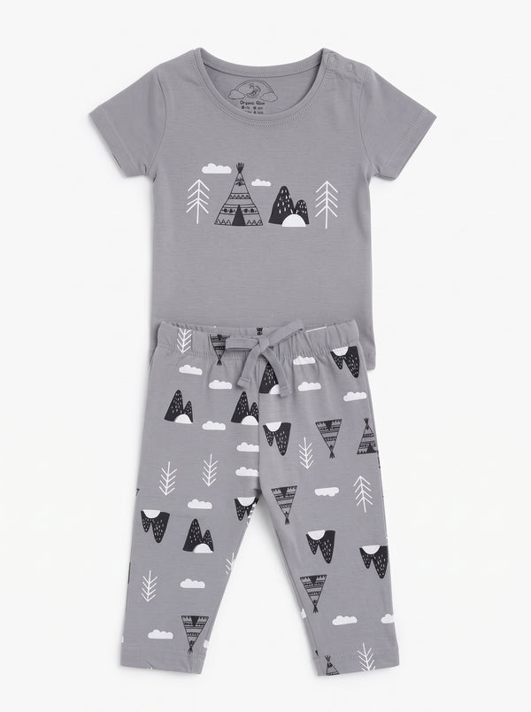 Baby Grey Teepee & Mountains T-Shirt and Pants Set — Grey cotton babywear, front view